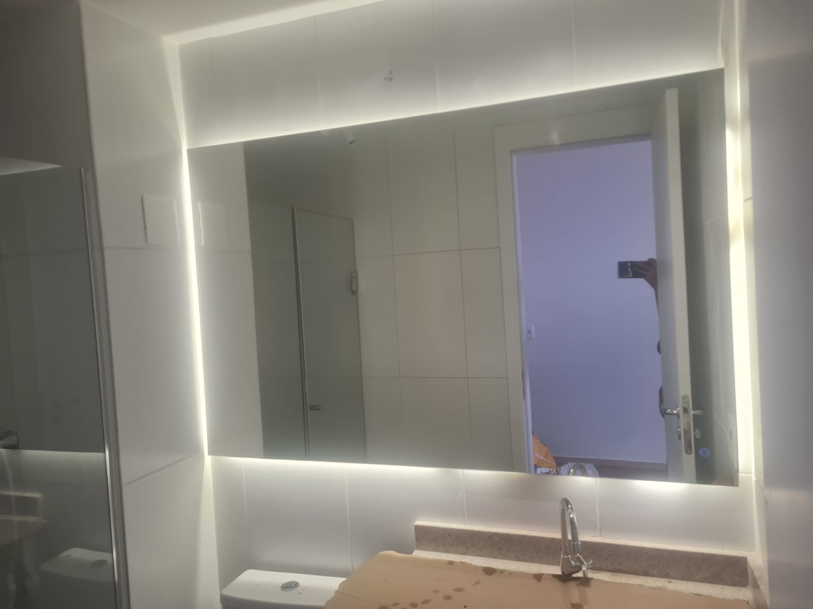 Bisotê com LED